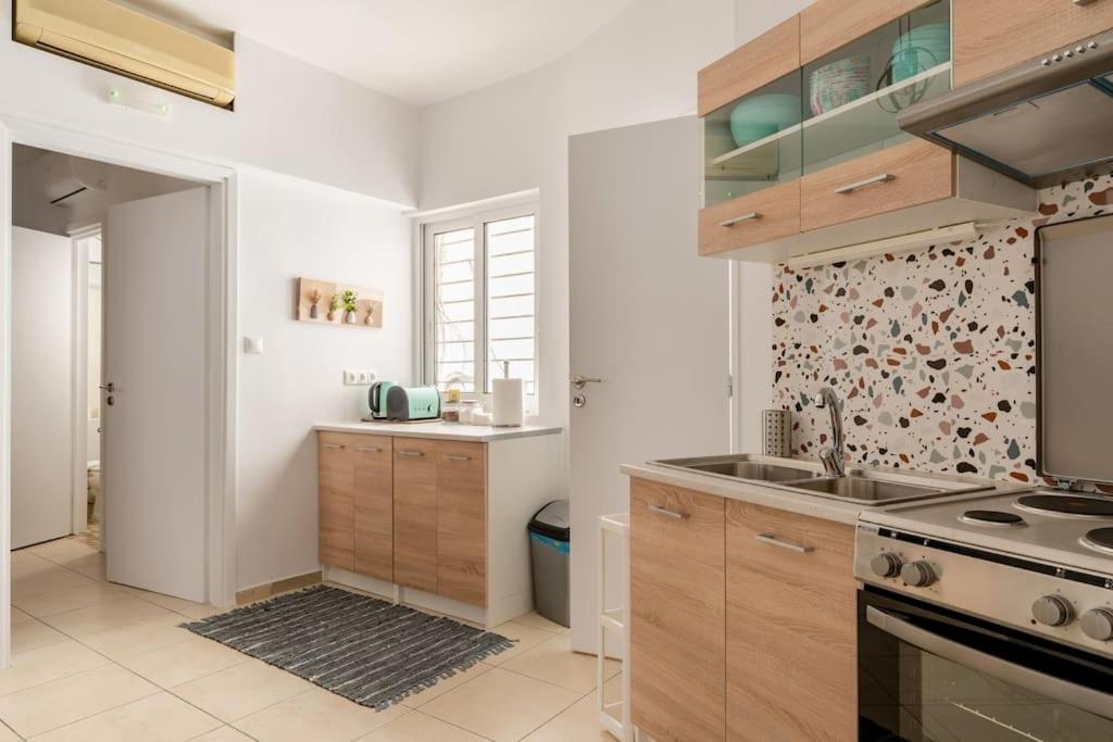 Brand New Bright Modern 6Bdr Apt-1Min To Acropolis Αθήνα Εξωτερικό φωτογραφία