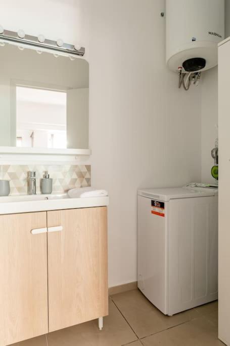 Brand New Bright Modern 6Bdr Apt-1Min To Acropolis Αθήνα Εξωτερικό φωτογραφία